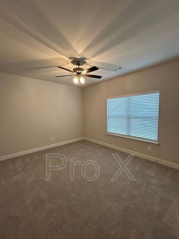 Building Photo - 2400 Salmon St