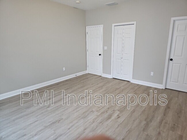 Building Photo - 640 N Parker Ave