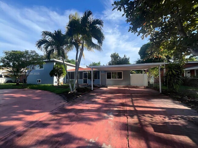 Primary Photo - 1330 NE 203rd St