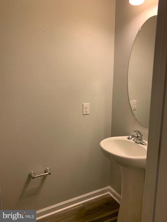 Building Photo - 11 Britania Ct