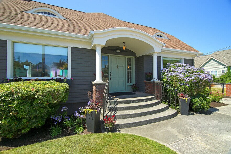 Building Photo - 1112 Grand Ave