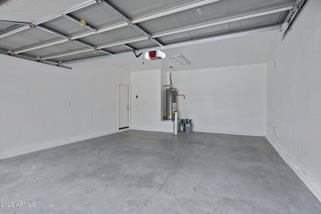 Building Photo - 1696 S Falcon Dr