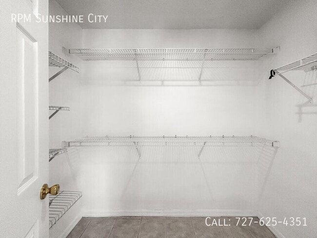 Building Photo - 9778 Fox Chapel Rd