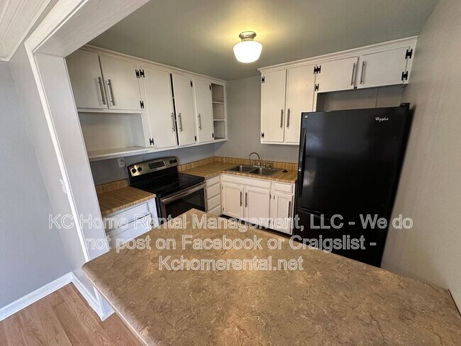 Building Photo - 4418 Sunrise Dr