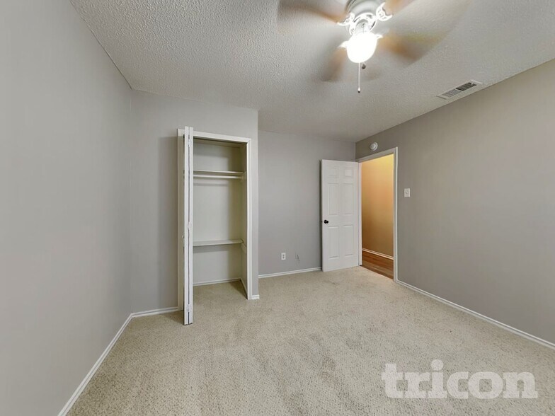 Building Photo - 1142 Shady Glen Circle Richardson TX