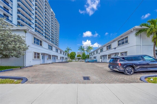 Building Photo - 7801 Hispanola Ave