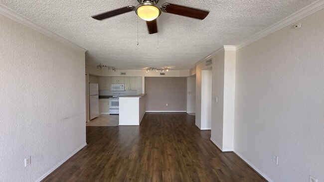 Building Photo - 1801 N Flagler Dr