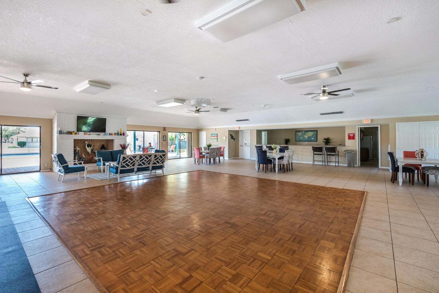 Building Photo - 9930 Pineapple Tree Dr