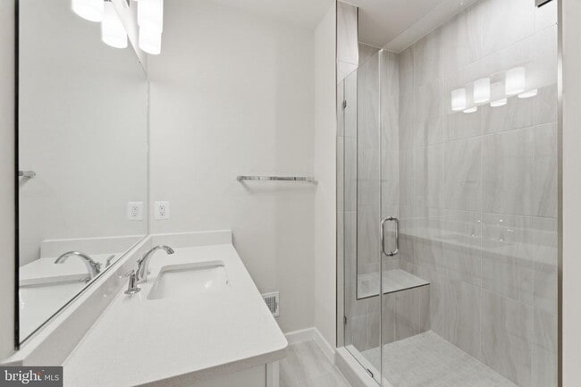 Building Photo - 2136 Glacier Rd