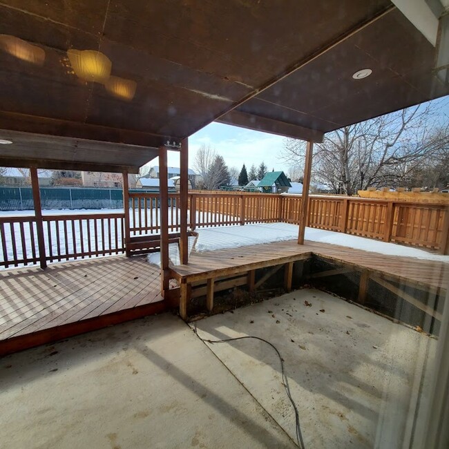 Building Photo - Charming West Boise Home with Spacious Yar...