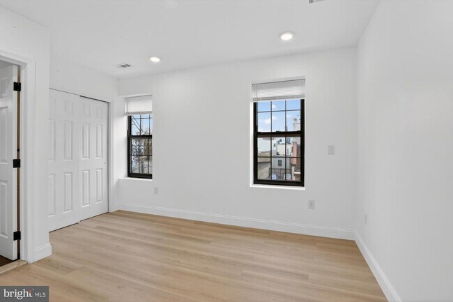 Building Photo - 712 N American St