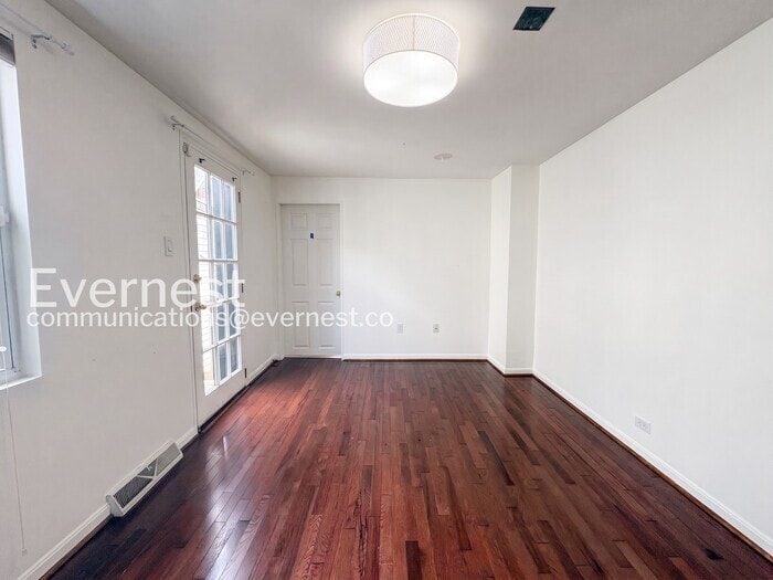 Building Photo - 1631 S Charles St