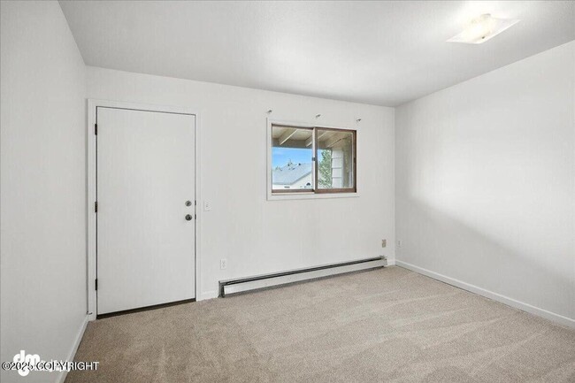 Building Photo - 305 Donna Dr