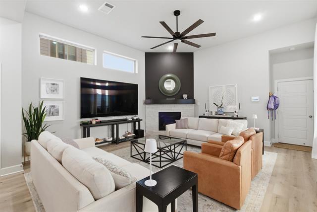 Building Photo - 14404 Balmoral Pl