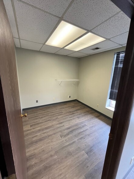 Building Photo - 1000 N 21st St