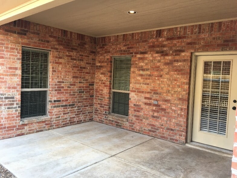 Building Photo - 6010 Nancy Ellen St