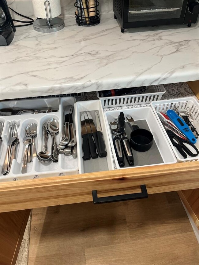 Building Photo - 165 Ranchette St