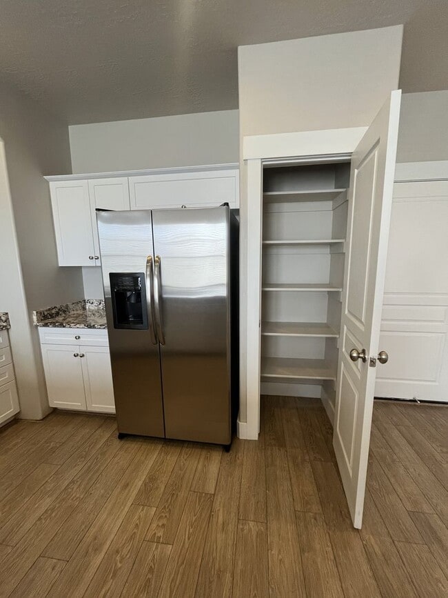 Building Photo - 1 MONTH FREE- 3 Bed, 2.5 Bath Townhome in Pleasant Grove