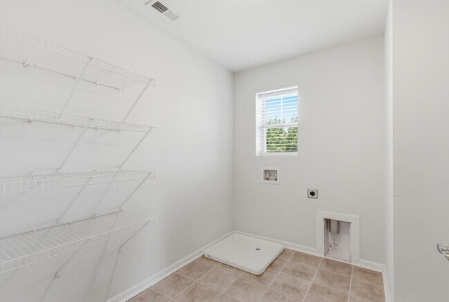 Building Photo - 3153 Chaplins Trce