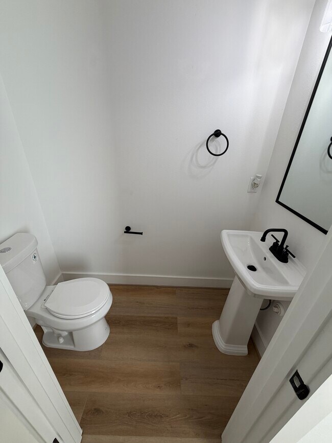 Building Photo - 3038 Live Oak St