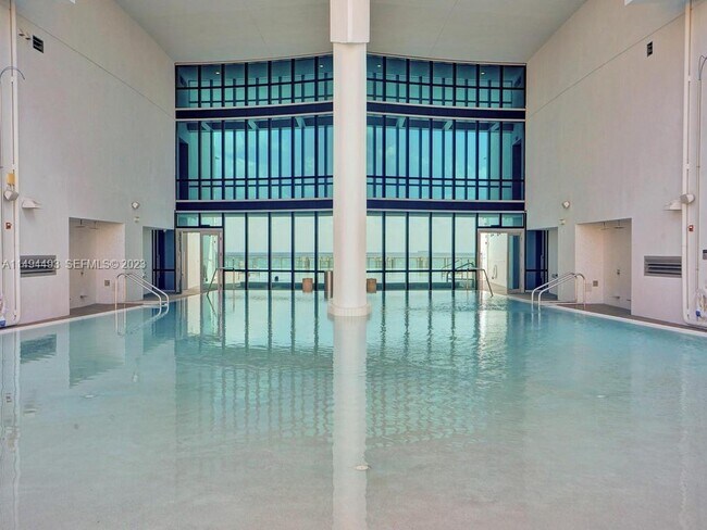 Building Photo - 17121 Collins Ave