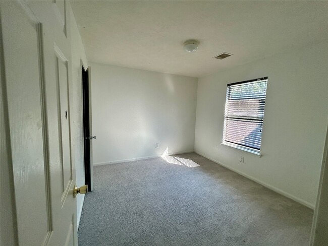 Building Photo - 8007 Arrington Forest Ln