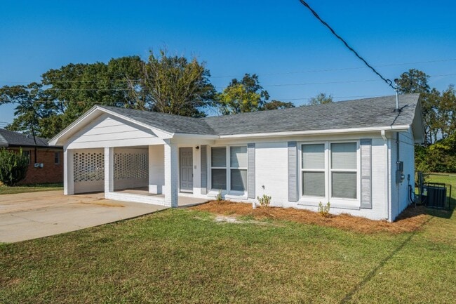 Building Photo - Bright, Updated & Ready for You – 3BR Home...