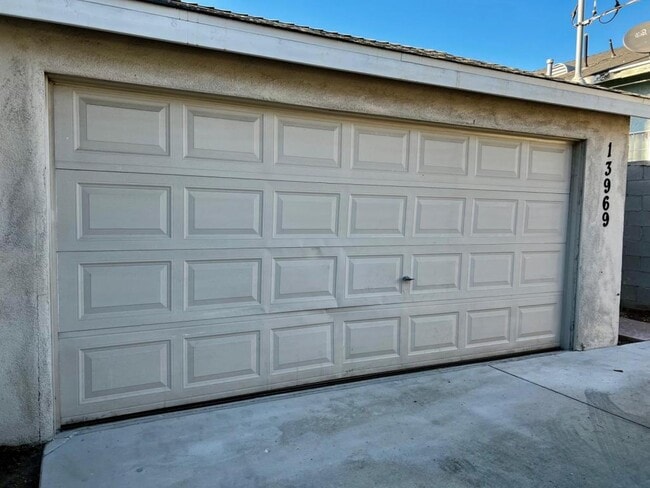 Building Photo - 13971 Weidner St