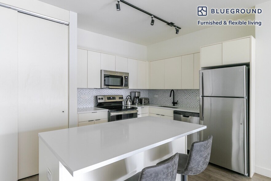 Building Photo - 21 E Chestnut St