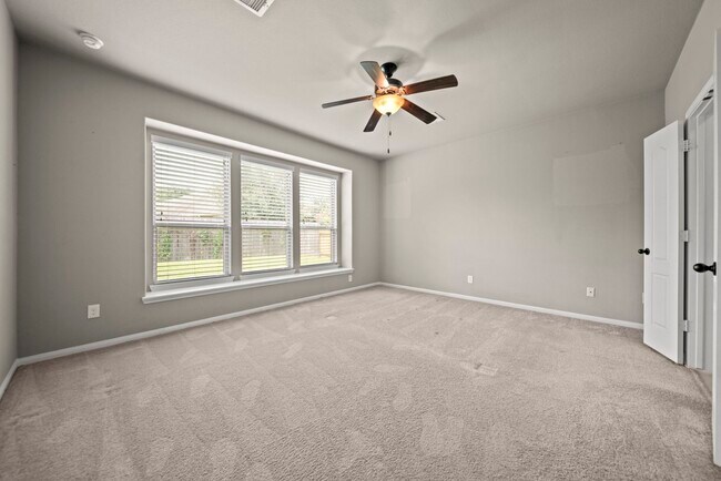 Building Photo - 307 Fairwood Springs Ln
