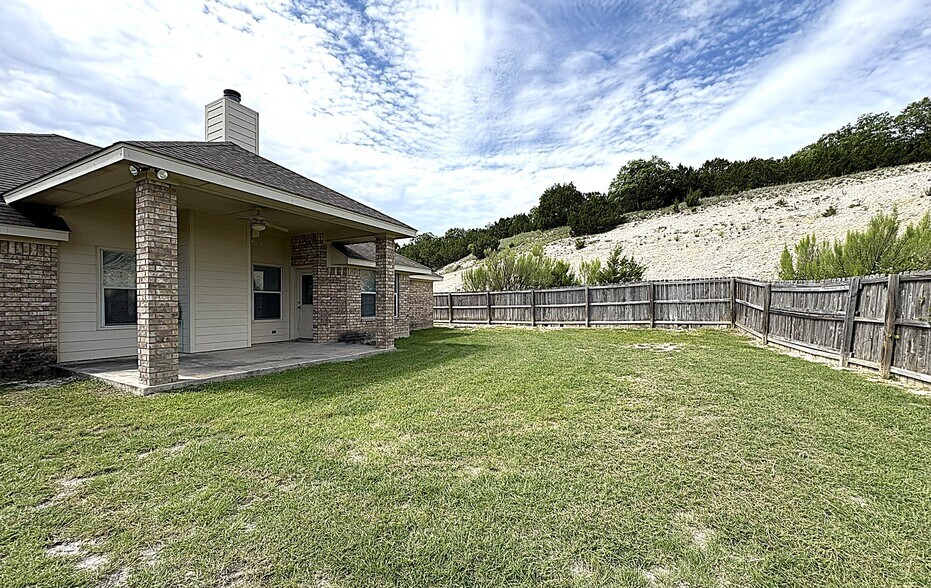 Building Photo - 2408 Spirit Dancer Dr