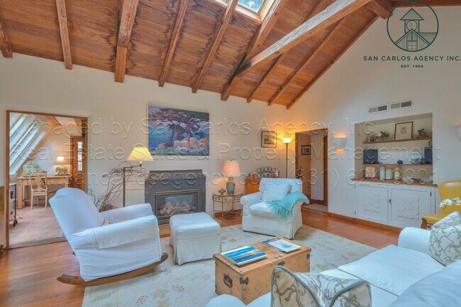 Building Photo - Adorable Furnished Three Bedroom Hatton Fields Home - Flexible Lease Term