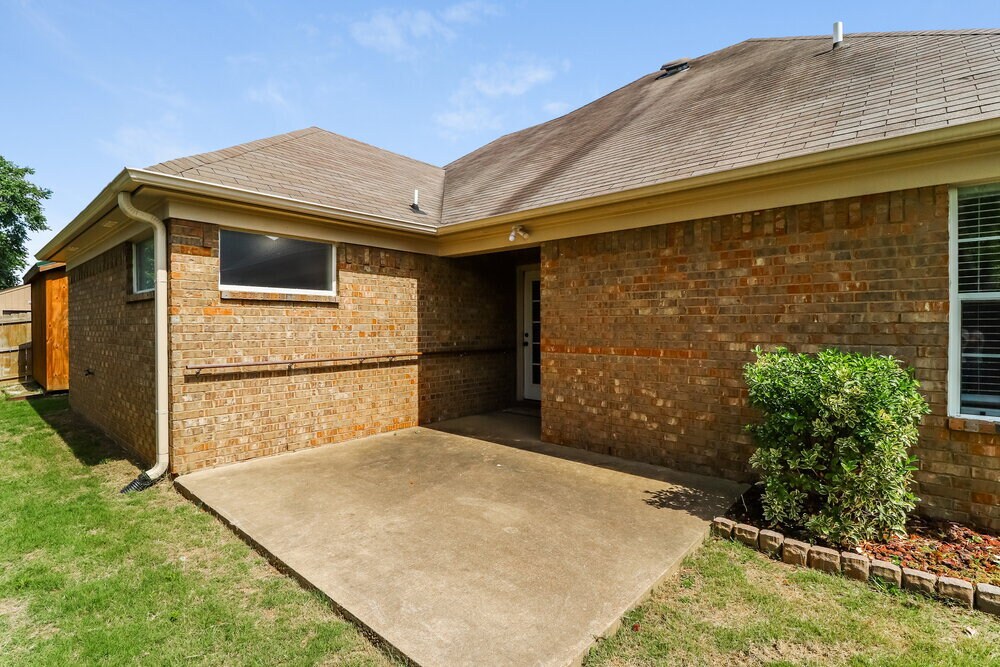 Building Photo - 105 Clay Hills Dr