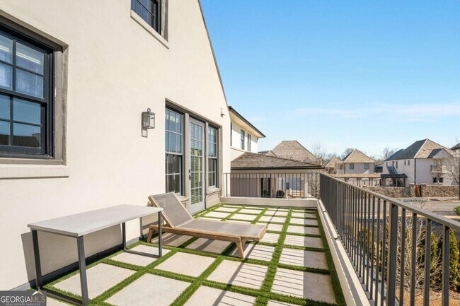 Building Photo - 160 4th St