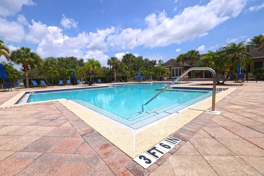 Building Photo - 8933 Manor Loop