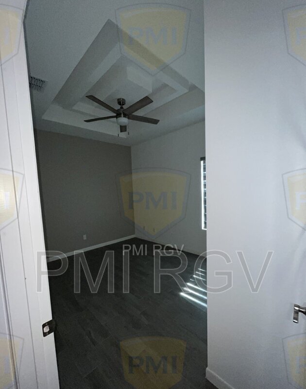Building Photo - 805 W Garrison Dr