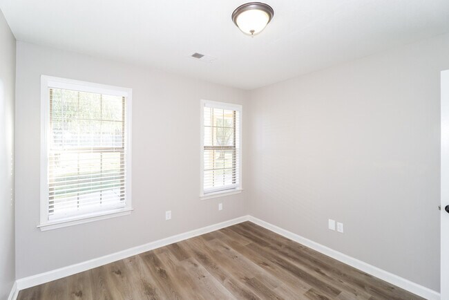 Building Photo - 35 Barkridge Dr