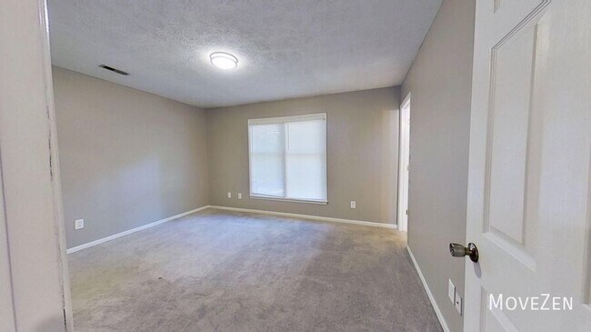 Building Photo - 307 Birds Nest Ct