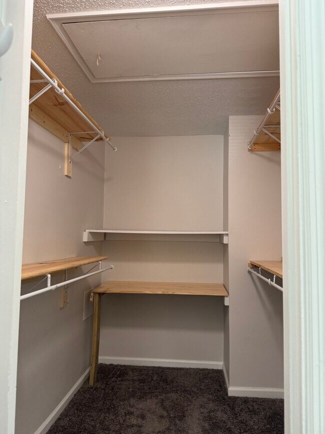 Building Photo - Yorkshire Downs Townhome