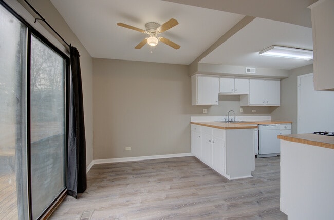 Building Photo - 304 Walnut Cir