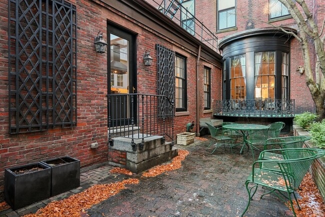 Building Photo - 59 Mt Vernon St