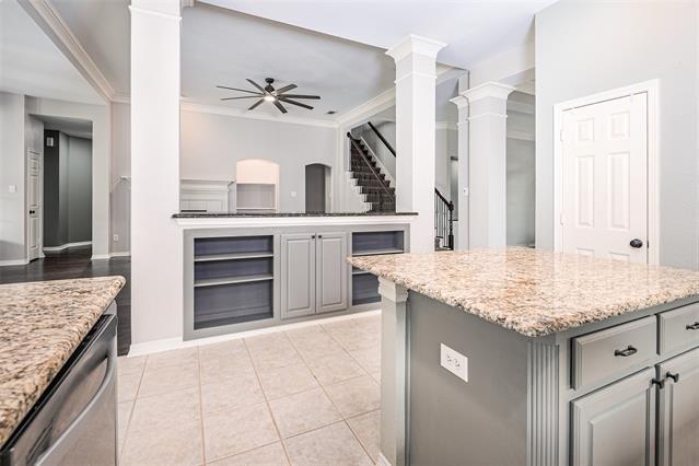 Building Photo - 8609 Forsythia Dr