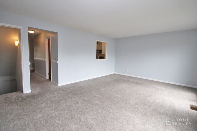 Building Photo - 3-Bedroom, 2.5-Bath Townhouse with Finishe...