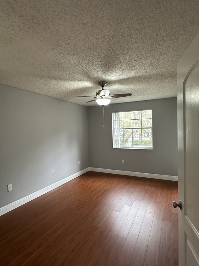 Building Photo - 2810 N Oakland Forest Dr