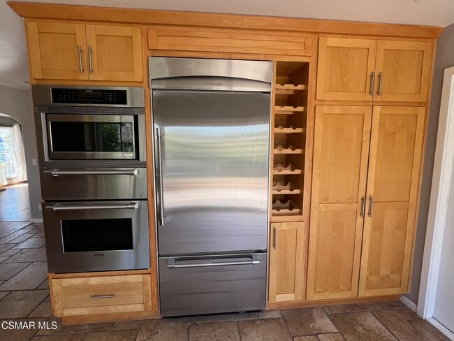 Building Photo - 3271 Rosehill Cir