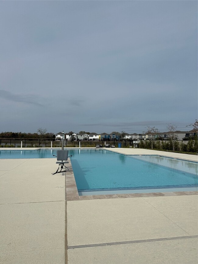 Building Photo - 547 Avisa Dr