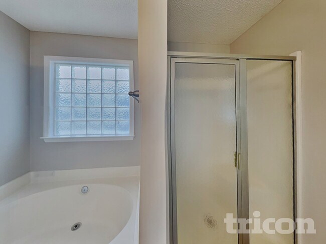 Building Photo - 46 Albemarle Dr