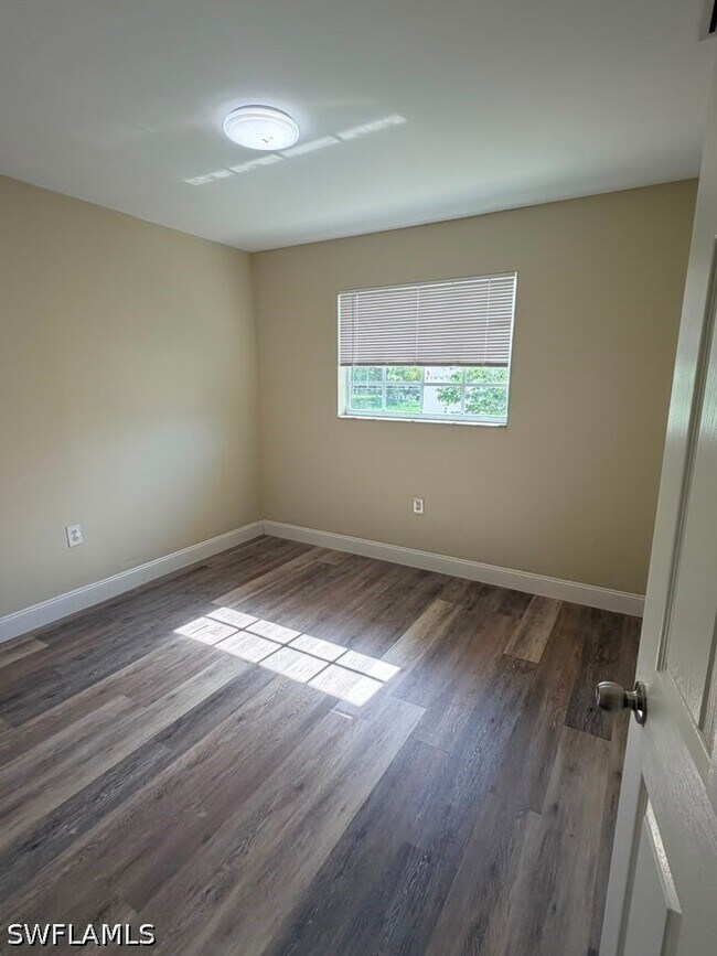Building Photo - 3080 Linwood Ave