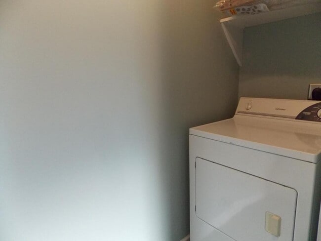 Building Photo - FALL 2026-2086 Gabbies Run