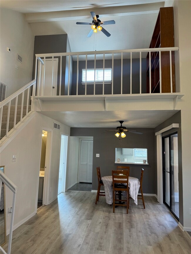 Building Photo - 3130 Walnut Bend Ln